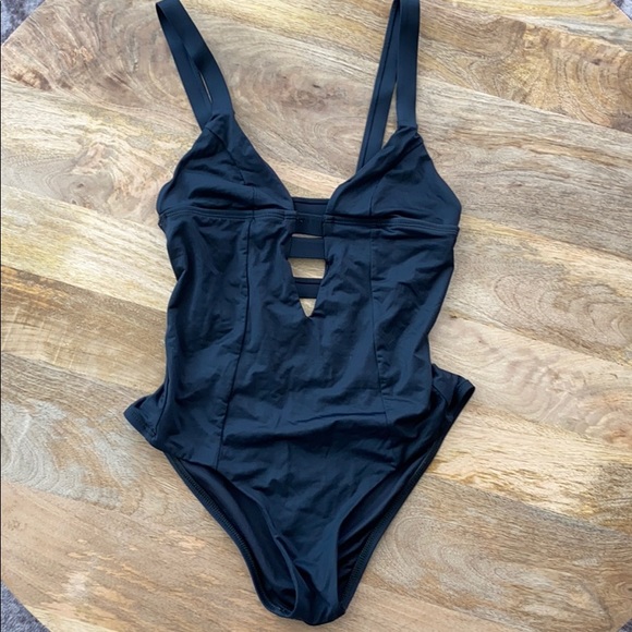 Vitamin a Swimwear Neutra Maillot Ecolux Black 6 - Picture 3 of 5